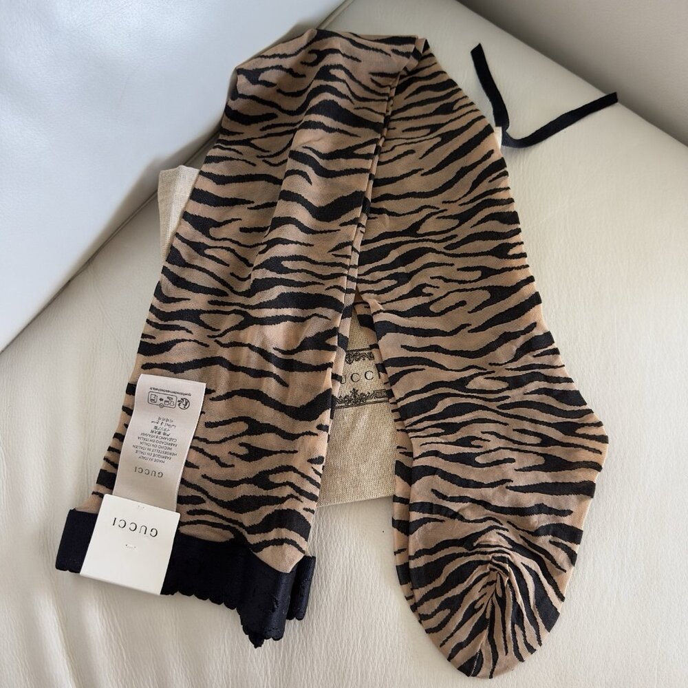 NWT GUCCI Stretch Knit Zebra Print Tights In Beige SZ M - Picture 2 of 6